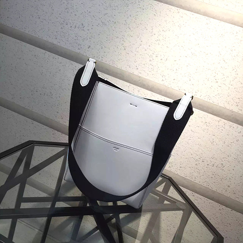 셀린느 Seau Sangle Shoulder Bag 