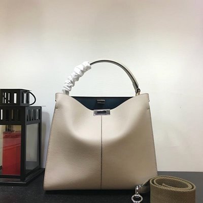 펜디 레귤러 피카부 X-라이트