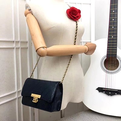 샤넬 A81419 카프스킨 골드톤 메탈 월릿온 체인 백 네이비