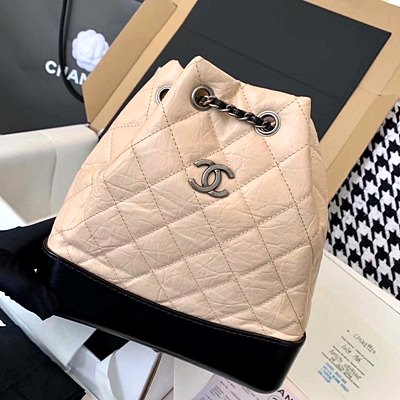 샤넬 7207 램스킨 가브리엘 백팩 베이지