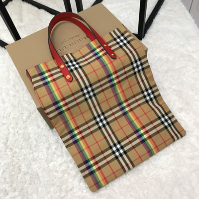 버버리 미디엄 빈티지 체크 가죽 쇼퍼 40772071