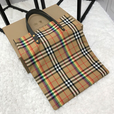버버리 미디엄 빈티지 체크 가죽 쇼퍼 40772071