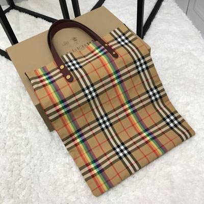 버버리 미디엄 빈티지 체크 가죽 쇼퍼 40772071