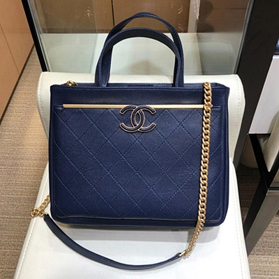 샤넬 A57563 버튼 업 카프스킨 호보 핸드백 네이비