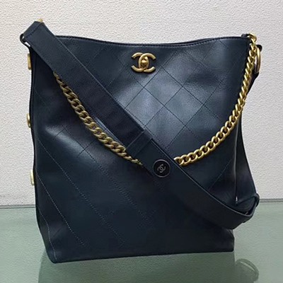 샤넬 A57576 버튼 업 카프스킨 호보 핸드백 paon