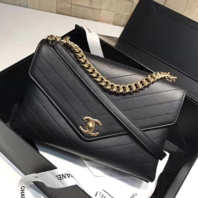 샤넬 A57551 플랩 백 블랙 카프스킨 골드 톤 메탈 