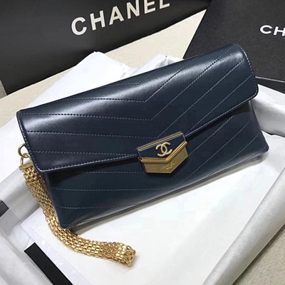 샤넬 A57493 클러치 블루 카프스킨 골드 톤 메탈 
