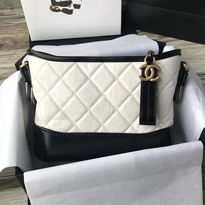 샤넬 A91810 가브리엘 스몰 호보 백 화이트 카프스킨