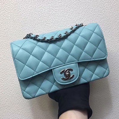 샤넬 클래식 미니 플랩 백 블루 카프스킨 실버 톤 메탈 