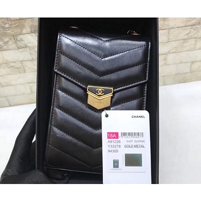 샤넬 A81226 쉐브론 빈티지 로고 카프스킨 클러치 체인 파이썬 백 