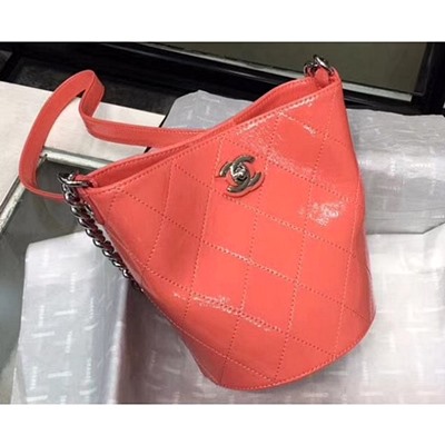 샤넬 A57636 크럼플드 카프스킨 스몰 버켓 백 