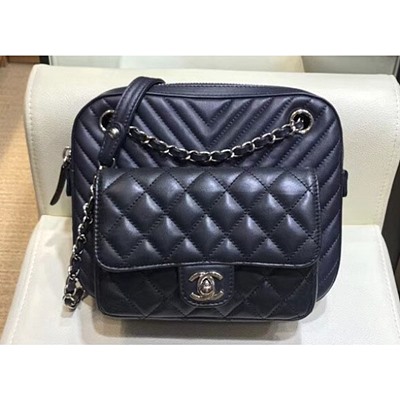 샤넬 A57284 퀄티드 쉐브론 카프스킨 스몰 카메라 케이스 백 