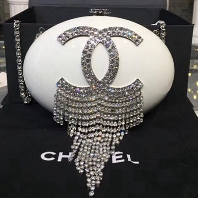 샤넬 A94670 레진 스트라스 미노디에르 백 화이트
