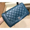 샤넬 A57602 크럼플드 카프스킨 비 퀄티드 플랩 백 