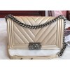 샤넬 미디엄  캐비어 레더 쉐브론 보이 플랩 숄더 백 라이트 골드 실버