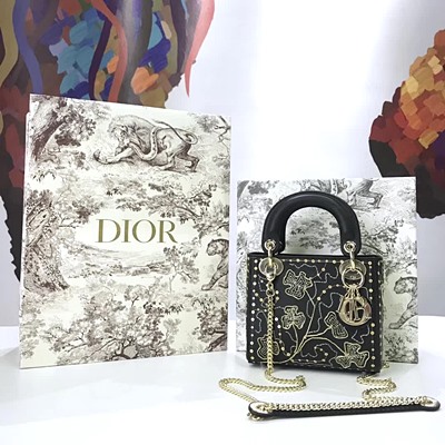 디올 오리지널 엠브로이드 카프스킨 미니 lady dior 백 M0505 블랙