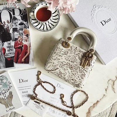 디올 오리지널 엠브로이드 카프스킨 LADY DIOR 백 50050 화이트
