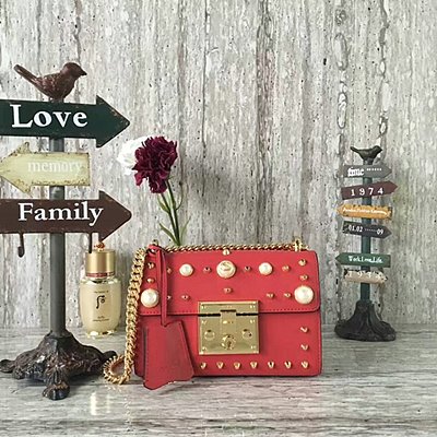 구찌 패드락 [Padlock] 스터드 가죽 숄더백 432182  -레드