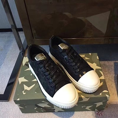 발렌티노 카무스타 스니커즈