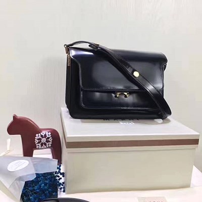 마르니 트렁크 레더 숄더백