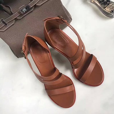 끌로에 런웨이 애쉬매트릭 스트랩 힐 샌들 브라운