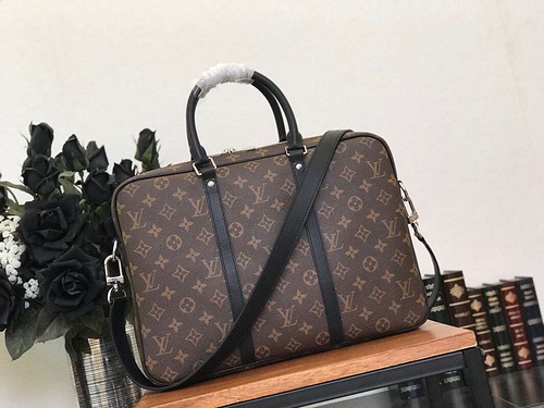 루이비통 M52005 포르트 도큐멍 보야주 모노그램 마카사 PM 