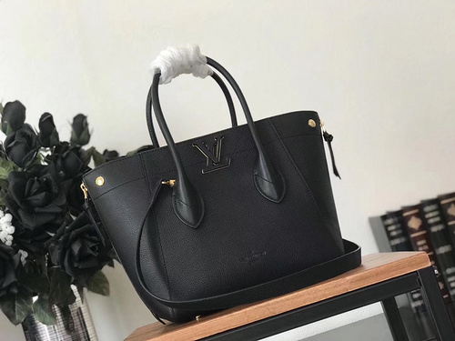 루이비통 M54843 카프스킨 프리덤 백 