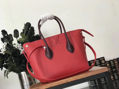 루이비통 M54844 카프스킨 Rouge 프리덤 백 