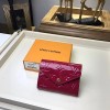 루이비통 모노그램 베르니 빅토린 월릿 M62427 fuchsia