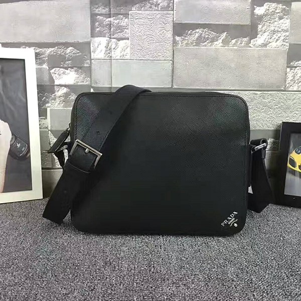 프라다 남성 메신저 백