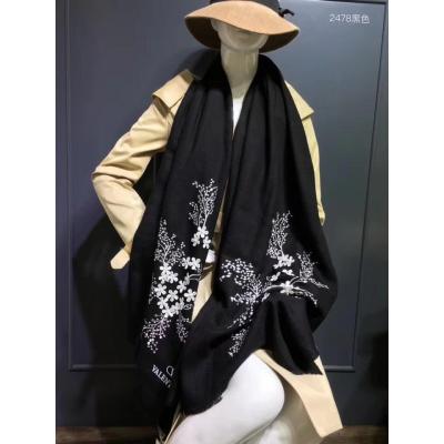 발렌티노 스카프