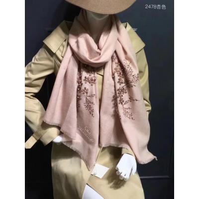 발렌티노 스카프
