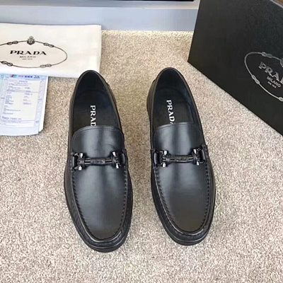 프라다 남성로퍼
