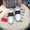 발렌티노 스니커즈