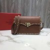 발렌티노 락스터드 가죽 메신져 0936B brown