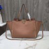 발렌티노 락스터드 라지 토드 0973 apricot