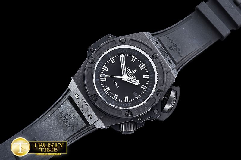 위블로 King Power OceanGraphic 4000 CF/RU Black V6F A7750 -HUB0338B