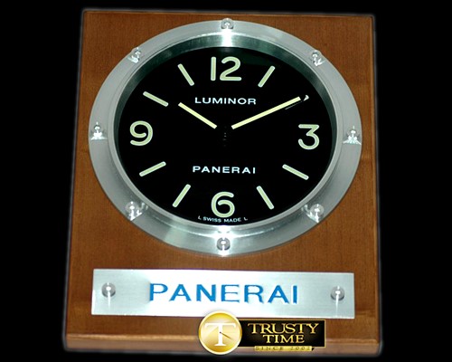 파네라이 Pam 255 Style Wall Clock Black/Cherry Finish Swiss Qtz -PACC056