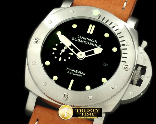 파네라이 Pam 305 M Submersible Black SS/RU SG25J Auto -PN305MLE